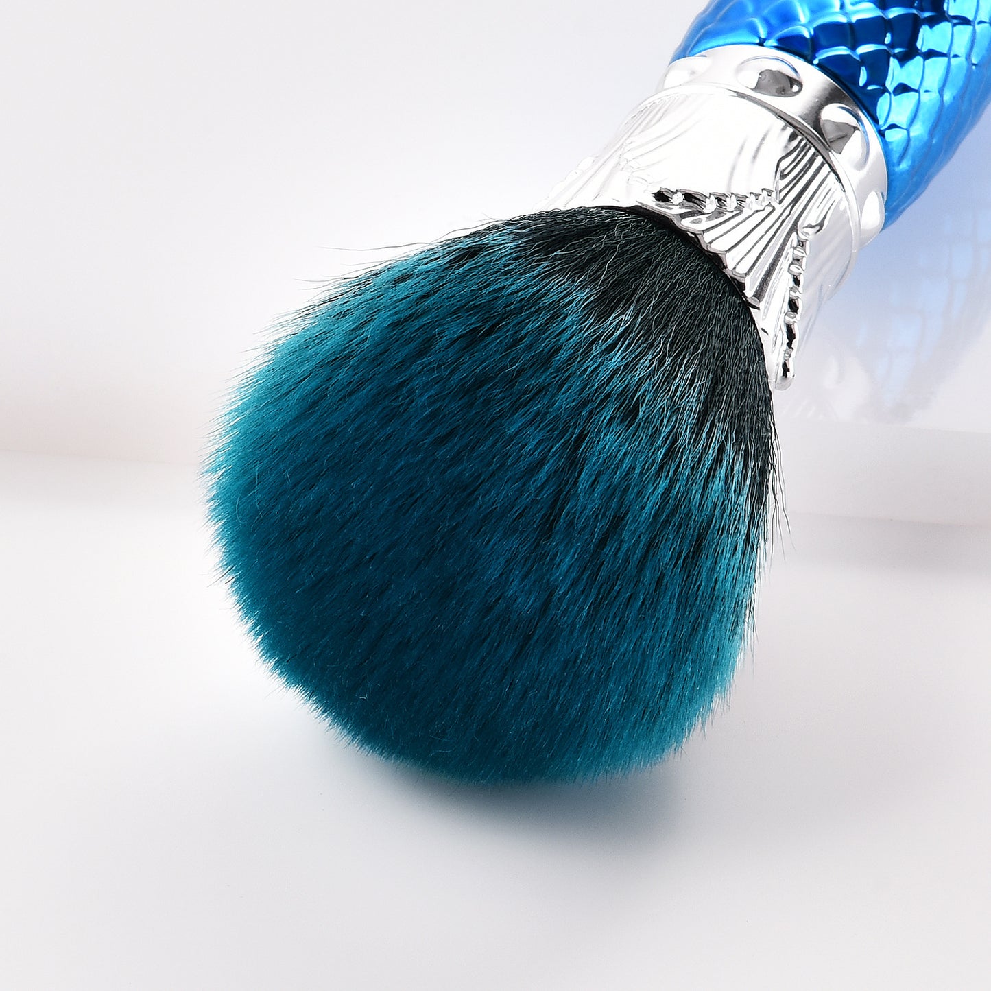 Single makeup brush makeup tool blue CJD2