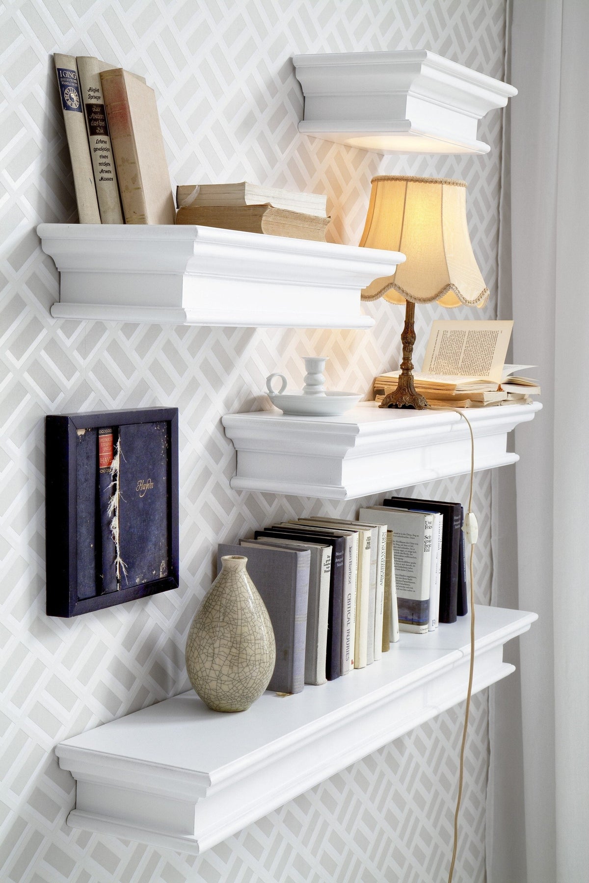 23" Classic White Floating Wall Shelf LuxuryLifeWay Online Store