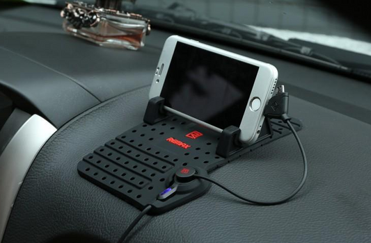 REMAX Core Car Mobile Phone Stand Wholesale Silicon Car Charging Base Stand Navigation Stand