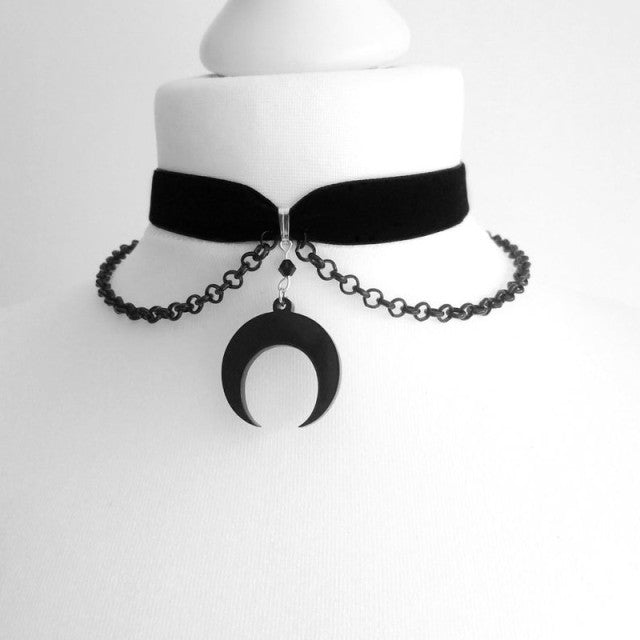Black Crescent Moon Necklace Pi-Mart