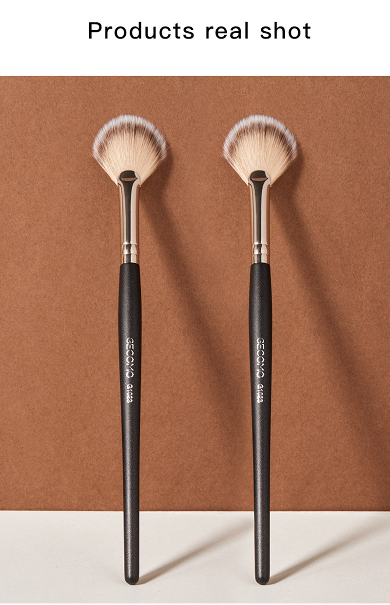 Scalloped Highlight Makeup Brush Beauty Tool CJD2