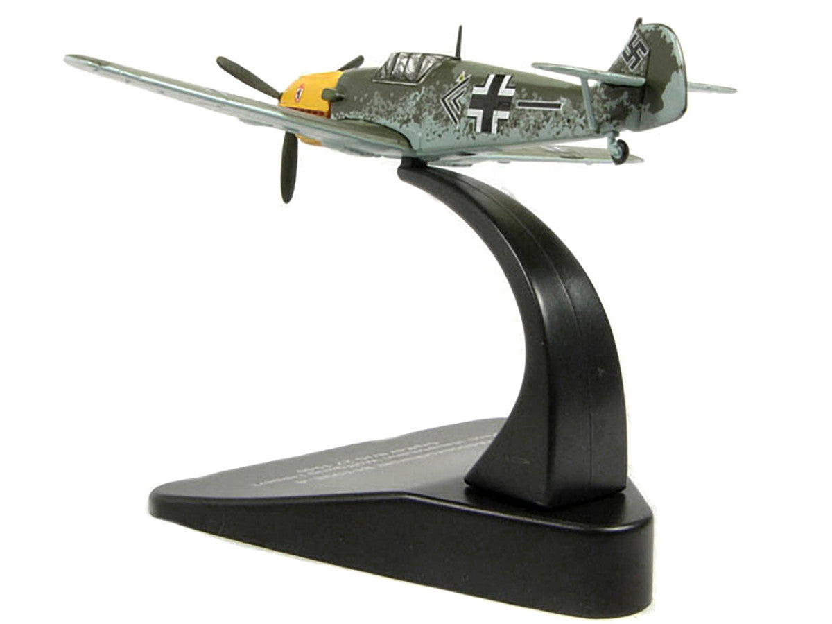 Messerschmitt Bf 109E-4 Fighter Plane Pilot: Hauptmann Wolfgang Lippert GrpKdr II/JG 27 (1940) "Oxford Aviation" Series 1/72 Diecast Model Airplane by Oxford Diecast LuxuryLifeWay Online Store
