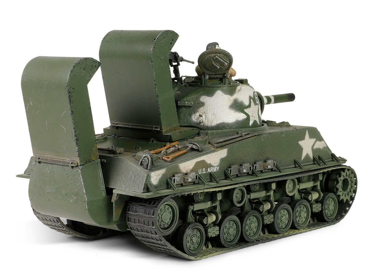 Sherman M4 (105) Howitzer Medium Tank "US Army 711th Tank Battalion Okinawa" (1945) "Engine Plus" Series 1/32 Diecast Model by Metal Proud LuxuryLifeWay Online Store