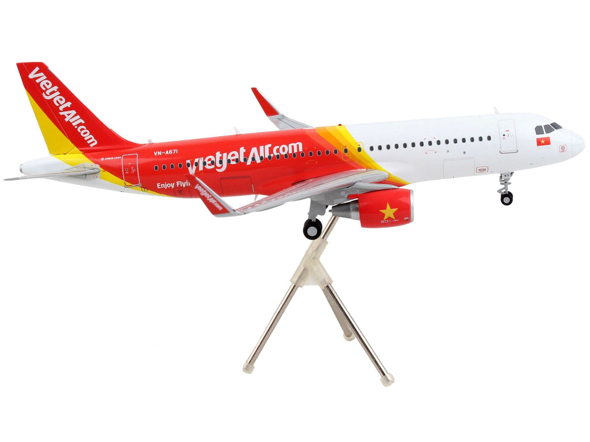 Airbus A320 Commercial Aircraft "VietJet Air" White and Red "Gemini 200" Series 1/200 Diecast Model Airplane by GeminiJets LuxuryLifeWay Online Store