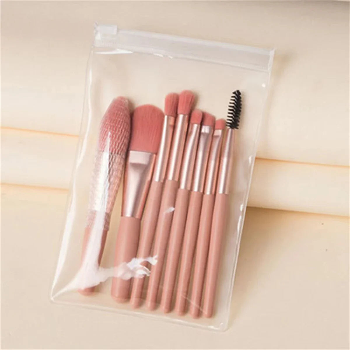 8-Piece Mini Soft and Fluffy Makeup Brush Set, Perfect for Makeup Beginners, Used for Foundation, Blush, and Eyeshadow to Create LadyShow.Store