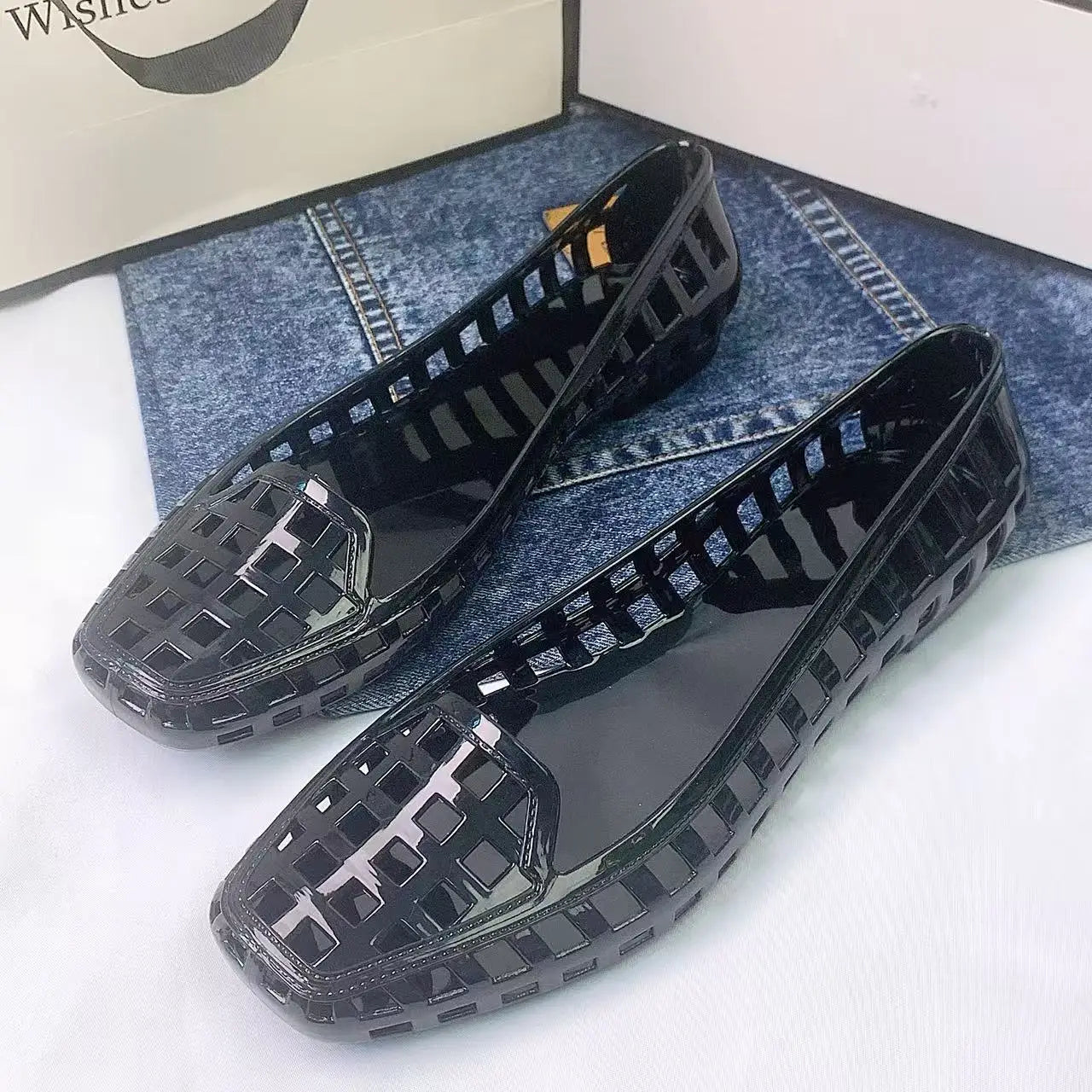 Spring and Summer New Korean Style Transparent Crystal Shoes for Women, Comfortable Closed-Toe Hollow Sandals, Soft and Fashionable Dongdaemun Jelly Shoes, Slip-On Slippers LadyShow.Store