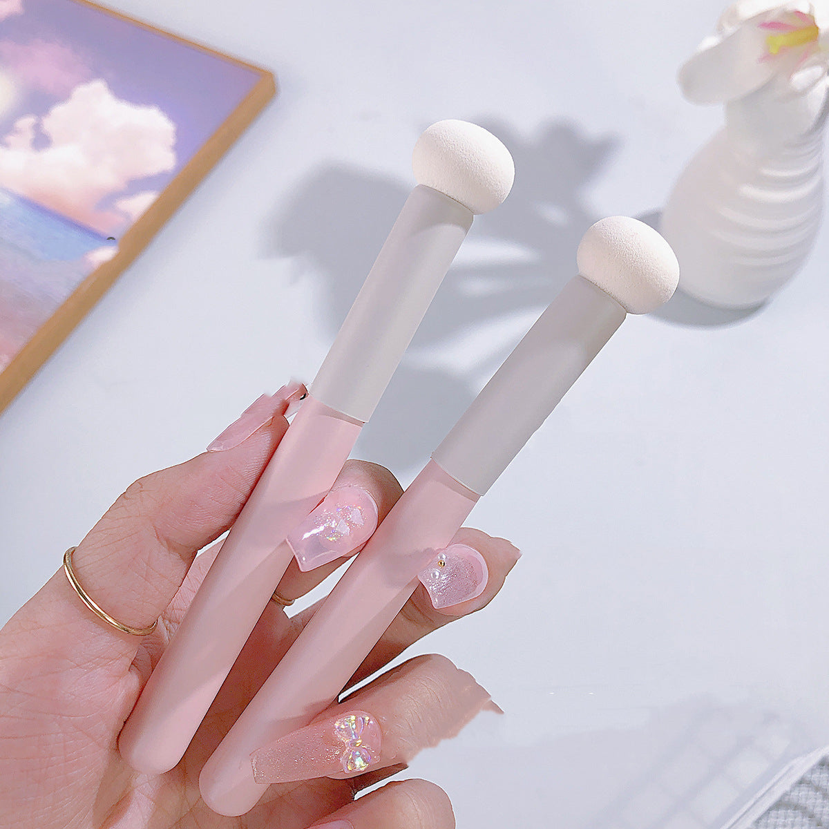 Natural Fit Black Eye Mask Makeup Brush