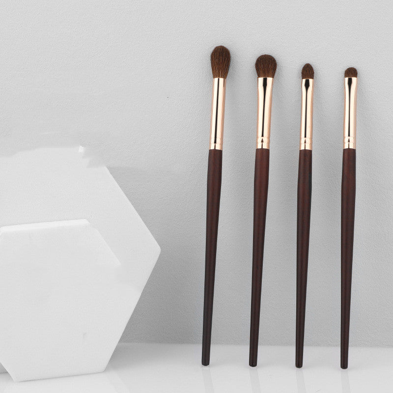 The Eye Smudge Makeup Brush: A Must-Have Tool for Effortless Smoky Eyes