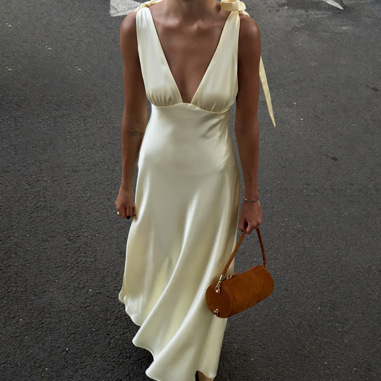 V-neck Sexy Backless Sleeveless Dress With Tie NorixaFashion.com