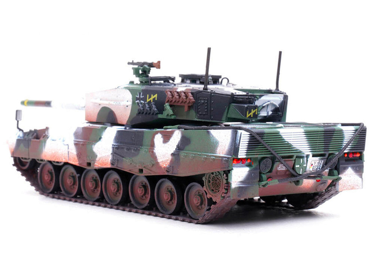 Leopard 2A4 Main Battle Tank with Snorkel "Winter Camouflage" German Army "Armor Premium" Series 1/72 Diecast Model by Panzerkampf LuxuryLifeWay Online Store