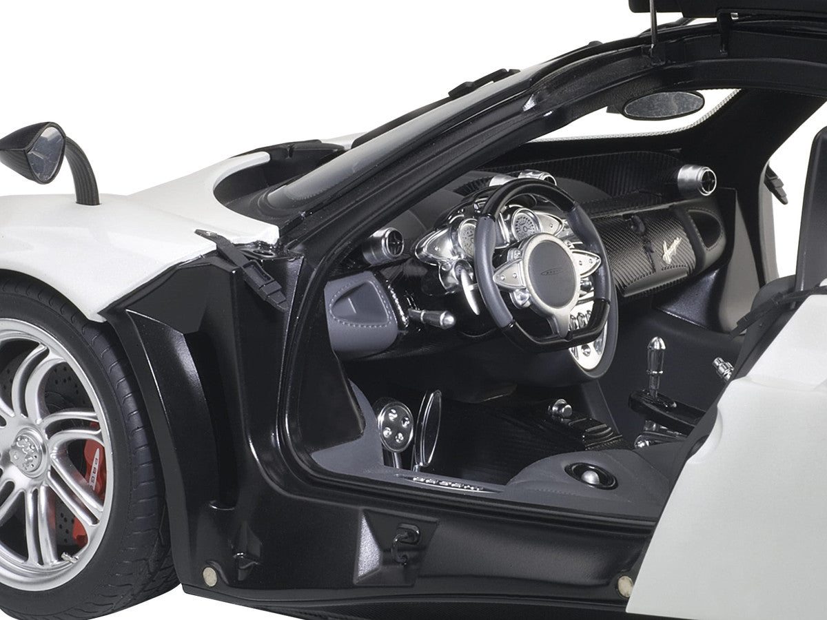 Pagani Huayra White 1/12 Model Car by Autoart LuxuryLifeWay Online Store