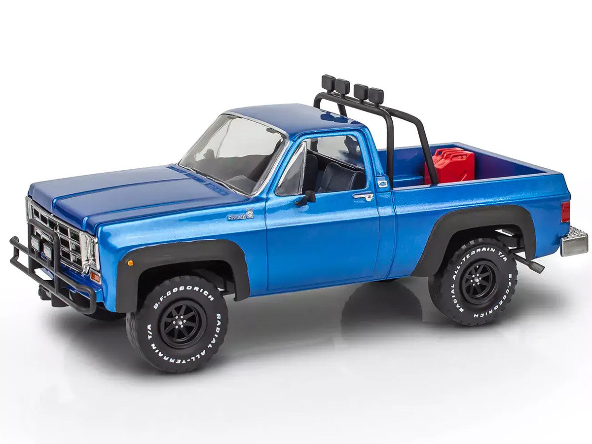 Level 3 Model Kit 1978 Chevrolet Off-Road 4x4 Pickup Truck and "Malibu Grand Prix" Virage with Trailer "Fantasy Formula" 1/25 Scale Model by Revell LuxuryLifeWay Online Store