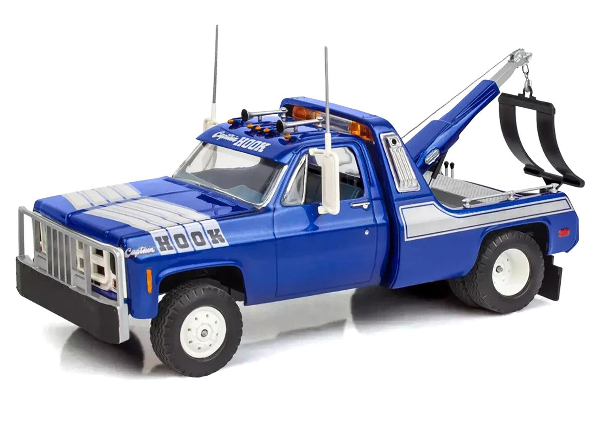 Level 4 Model Kit 1979 GMC Wrecker Tow Truck "Captain Hook" 1/25 Scale Model by Revell LuxuryLifeWay Online Store