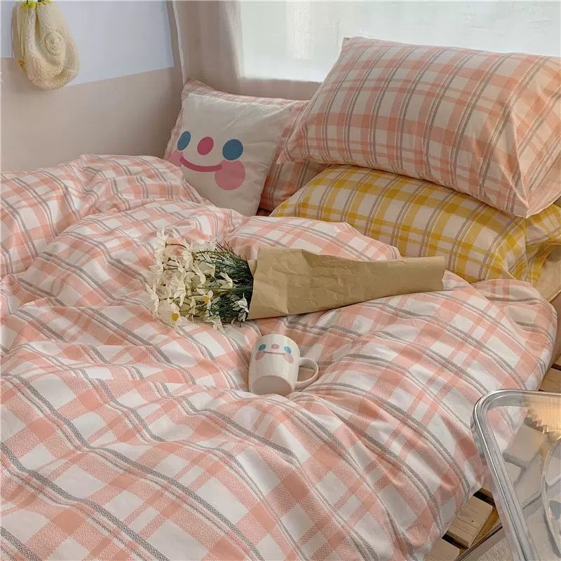 Simple Checkered Sheets, Duvet Cover And Bedding Set Of Four