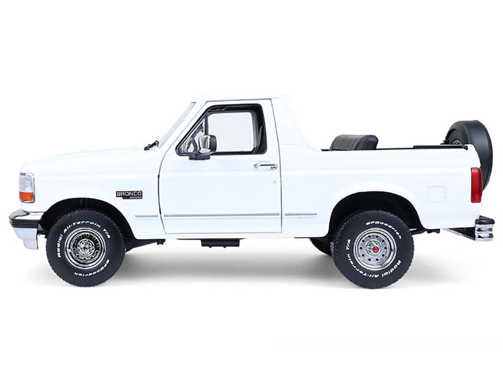 1993 Ford Bronco XLT Oxford White "Artisan Collection" 1/18 Diecast Model Car by Greenlight LuxuryLifeWay Online Store