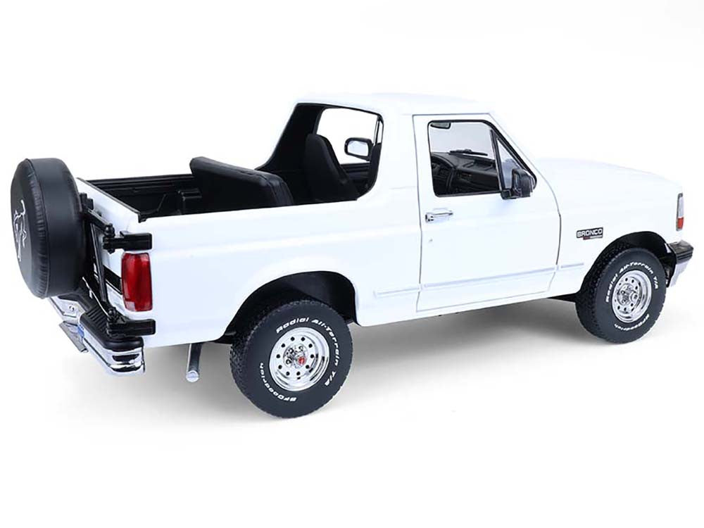 1993 Ford Bronco XLT Oxford White "Artisan Collection" 1/18 Diecast Model Car by Greenlight LuxuryLifeWay Online Store