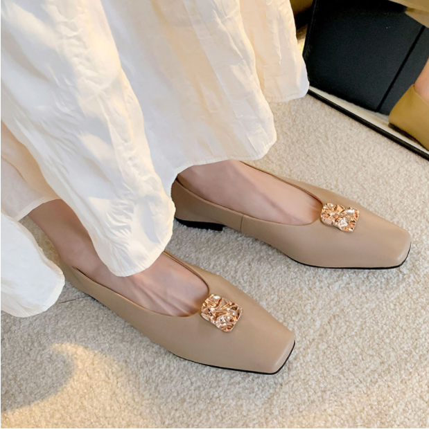 Fashionable Women's Flat Shoes with Metal Accents LadyShow.Store