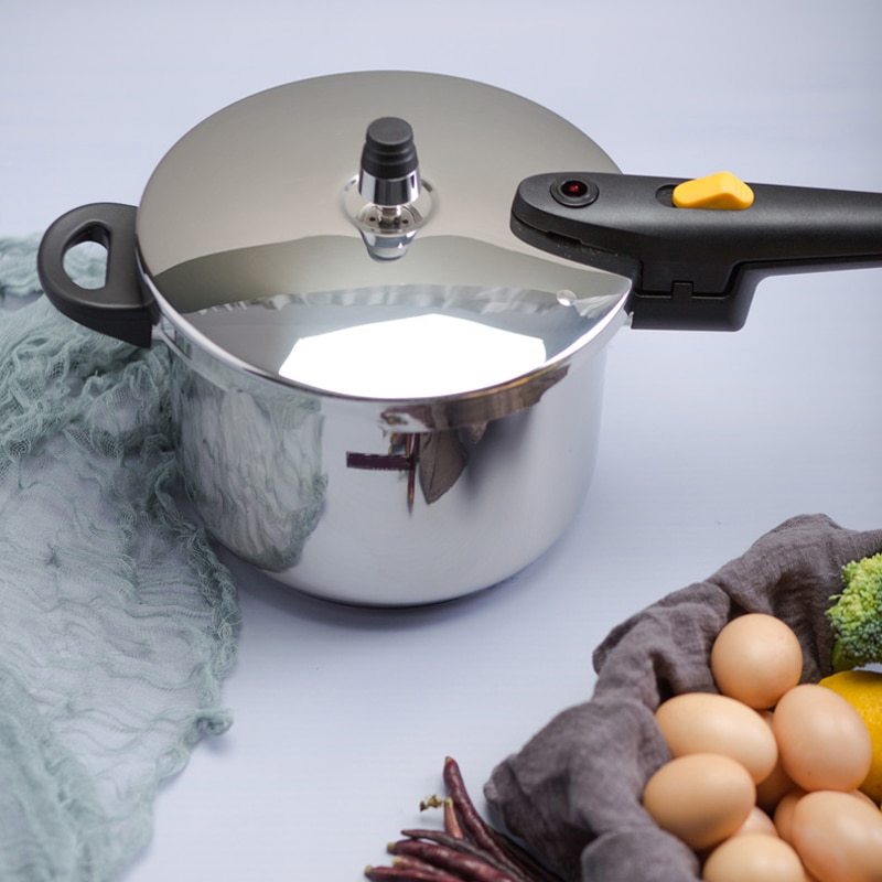 Household gas explosion-proof pressure cooker