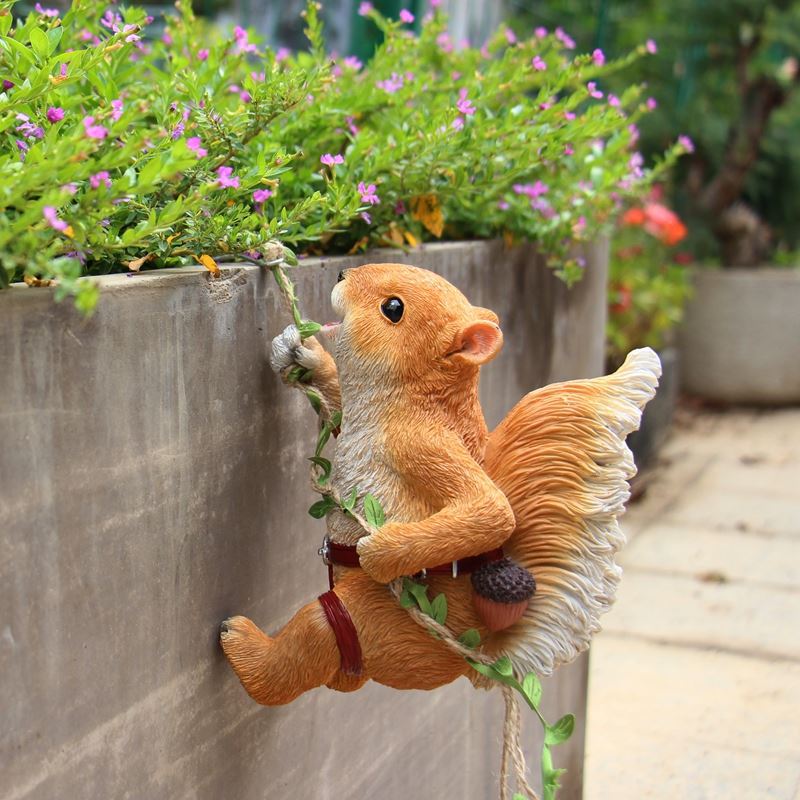Outdoor Garden Decoration with Cute Squirrel Planters Pi-Mart