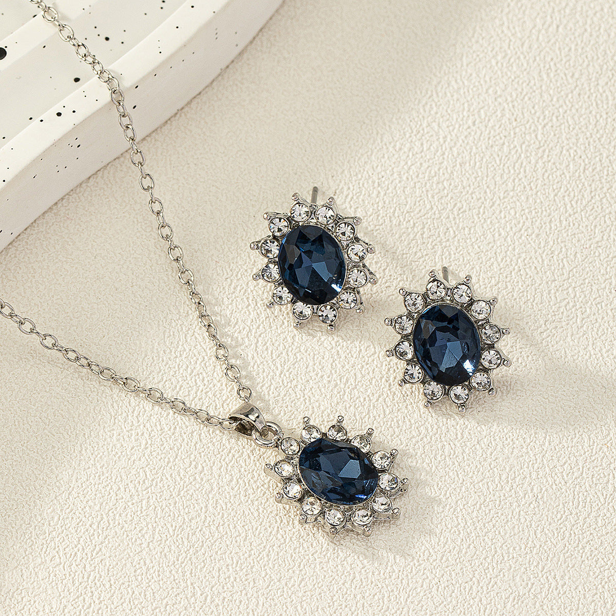 European And American Fashion SUNFLOWER Zircon Ear Stud Necklace Suit LadyShow.Store
