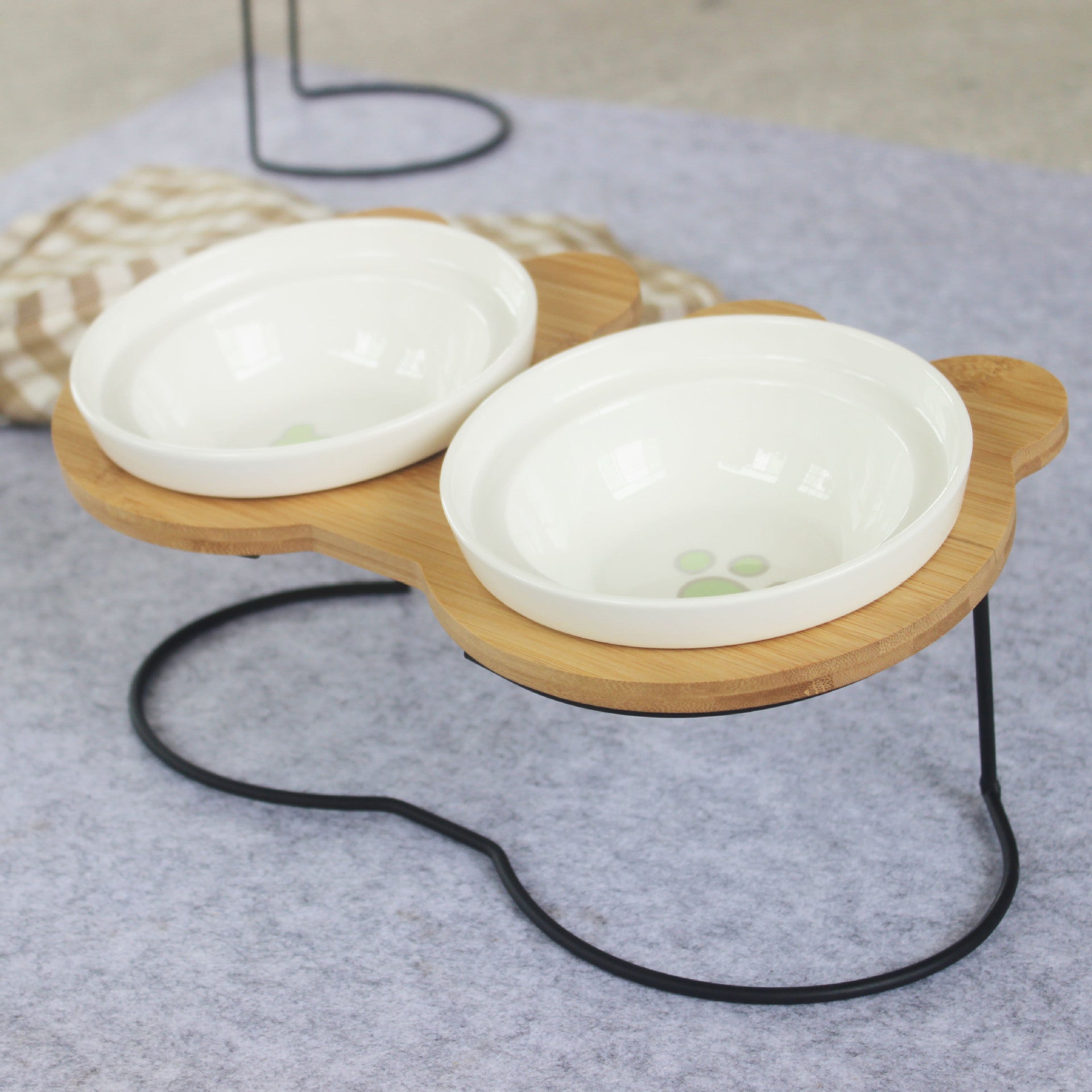 Slanted pet bowl with bamboo stand Pets Fashion