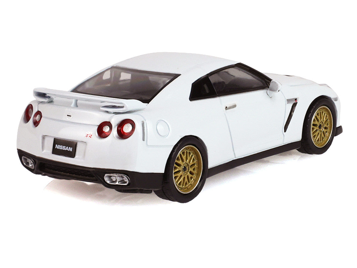 2007 Nissan GT-R (R35) Pearl White with Gold Wheels "Tokyo Torque" Series 10 1/64 Diecast Model Car by Greenlight LuxuryLifeWay Online Store