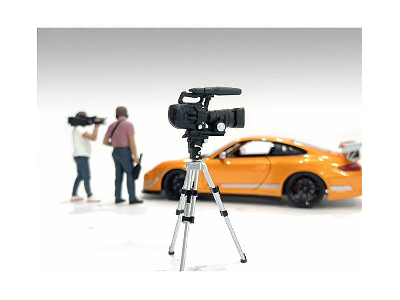 "On-Air" Figure 5 with Standing Camera for 1/24 Scale Models by American Diorama LuxuryLifeWay Online Store