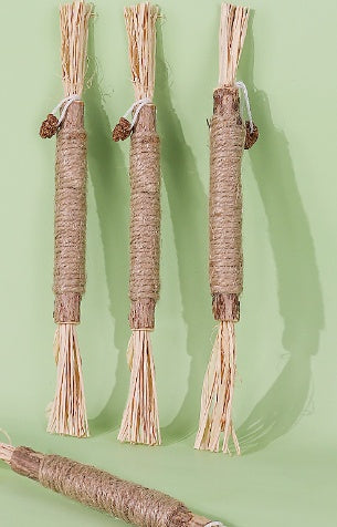 Wooden Polygonum Molar Stick Cat Toy Tooth Cleaning Kitten Bite-resistant Catnip Teasing Snacks Pets Fashion