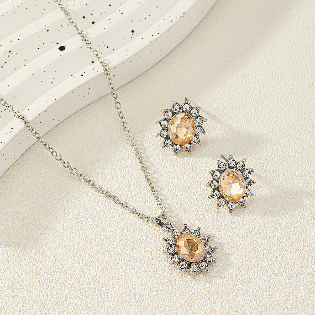 European And American Fashion SUNFLOWER Zircon Ear Stud Necklace Suit LadyShow.Store