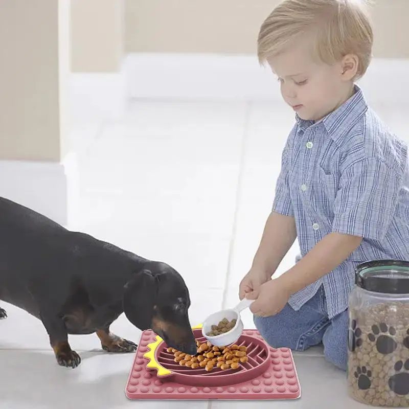 Slow Feeder Dog Bowls Stable Slow Feeder Licking Mat For Pets Slow Eating Smooth Texture Lick Pad For Pet Dog Puppy Cat Kitten Pets Fashion