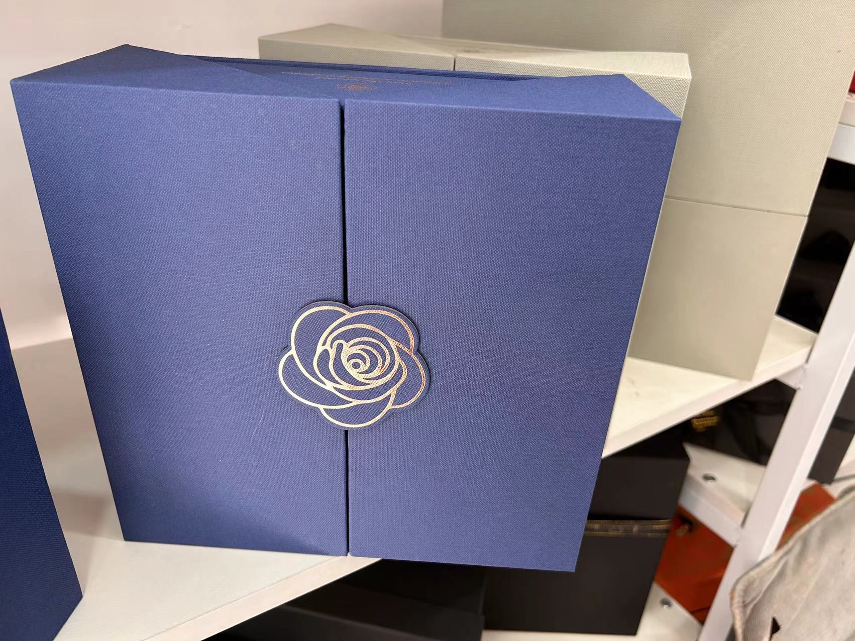 Luxury New Chinese Style Gift Box for Mother's Day LadyShow.Store