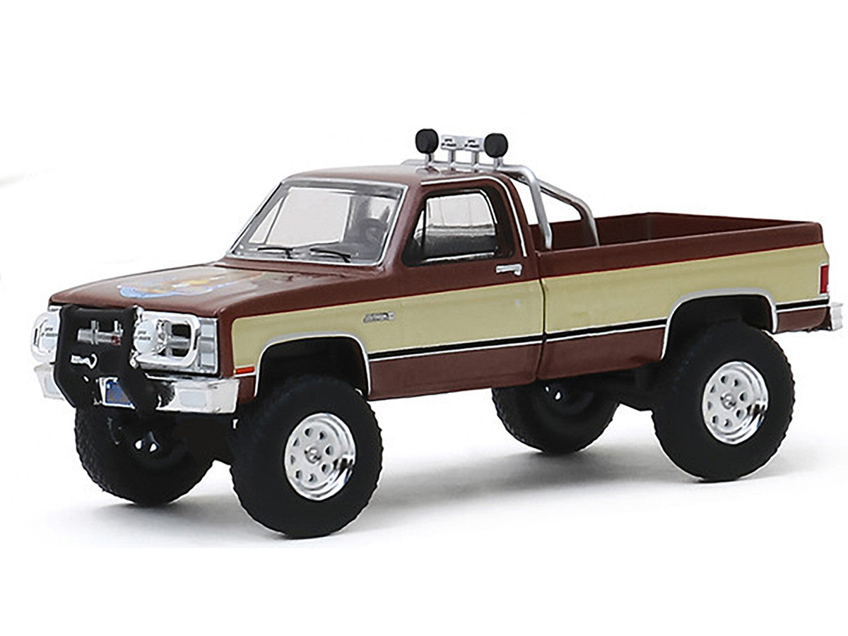 1982 GMC K-2500 Pickup Truck Brown Metallic with Gold Stripes "Fall Guy Stuntman Association" "The Fall Guy" (1981-1986) TV Series "Hollywood Series" Release 26 1/64 Diecast Model Car by Greenlight LuxuryLifeWay Online Store