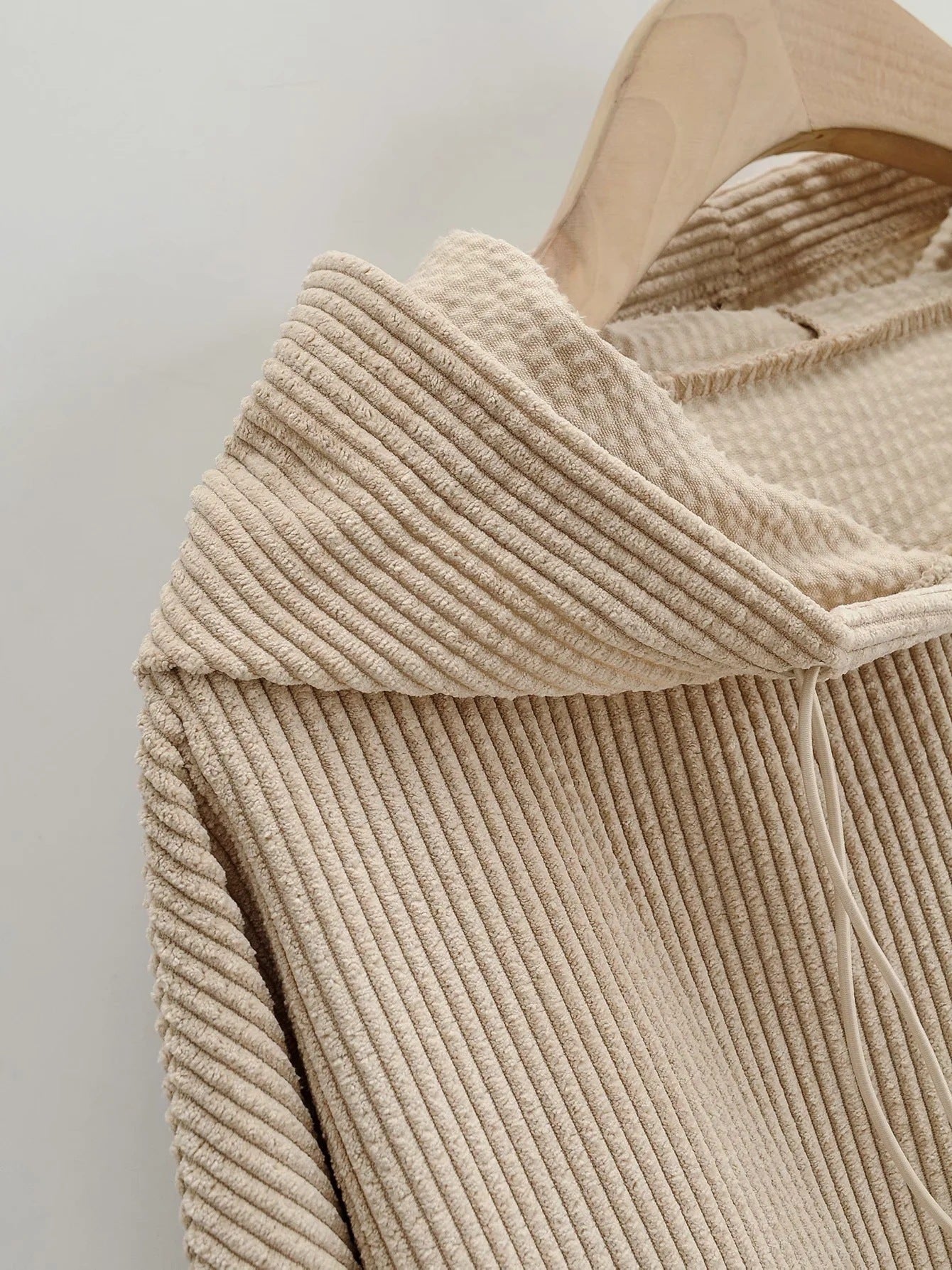 Fashion Two-piece Hooded Sweatshirt With Loose Pockets