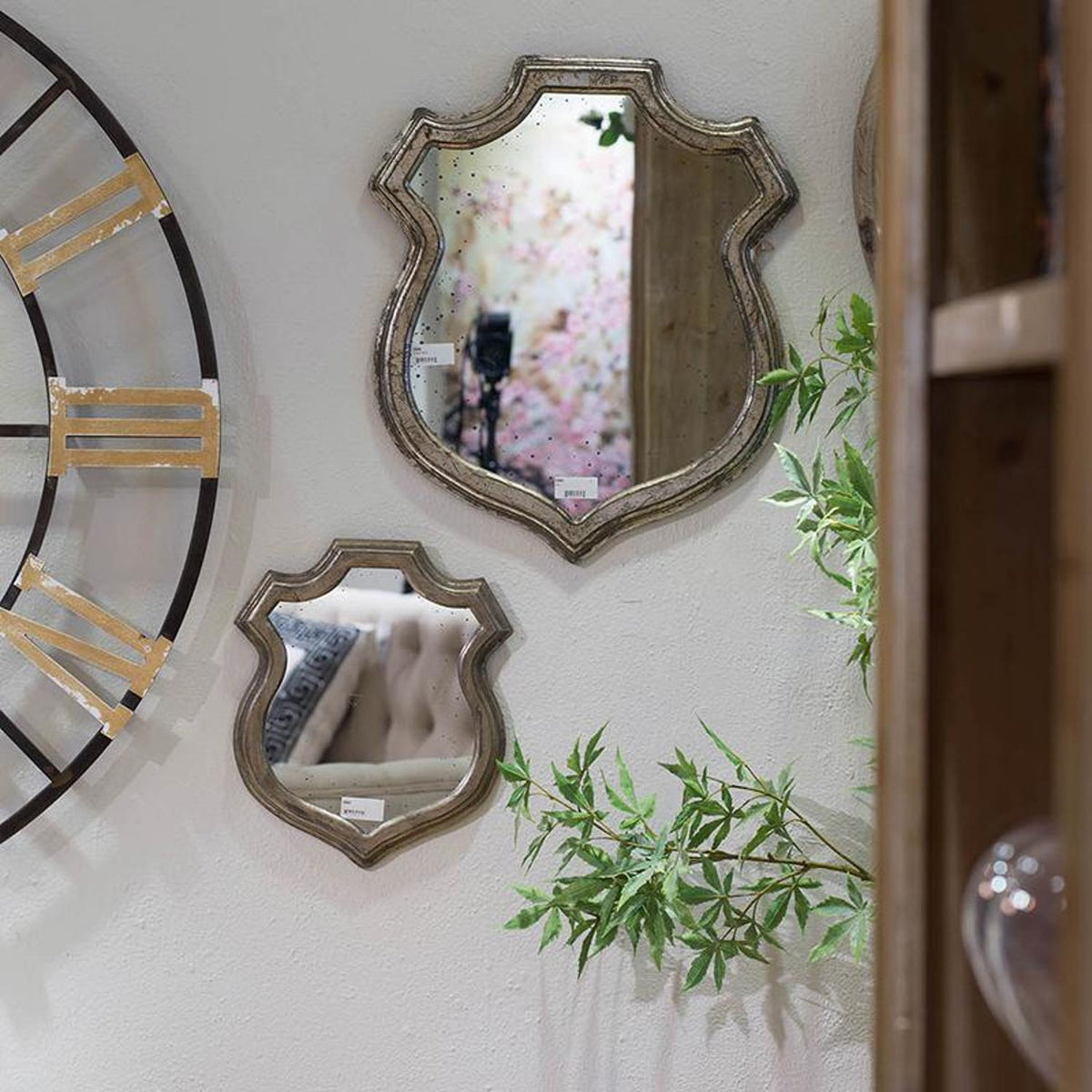 24" Distressed Metallic Crest Shape Wall Mounted Accent Mirror Framed LuxuryLifeWay Online Store