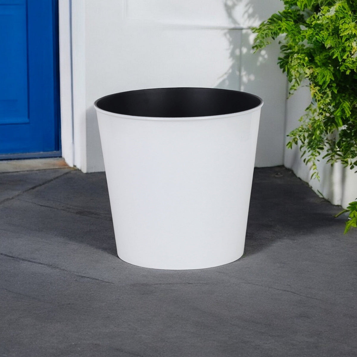 11" White Recycled Plastic Indoor Outdoor Round Pot Planter LuxuryLifeWay Online Store