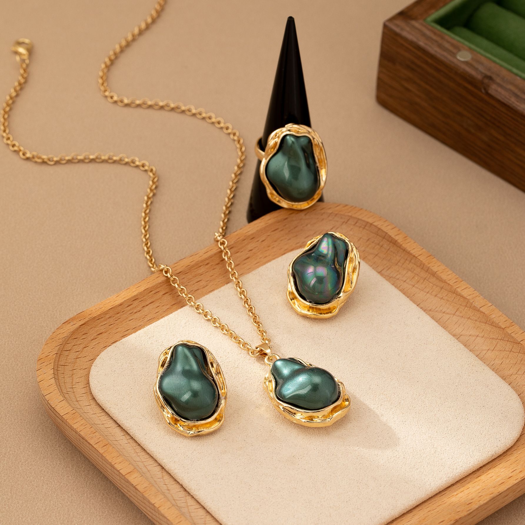 Retro Green Irregular Inlaid Imitation Pearl Necklace Ear Stud And Ring LadyShow.Store