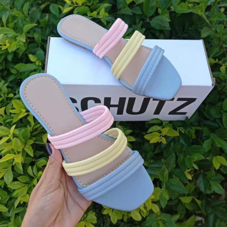 Flat Woven Hollow Slippers Women's Plus Size Color Matching Beach Sandals LadyShow.Store