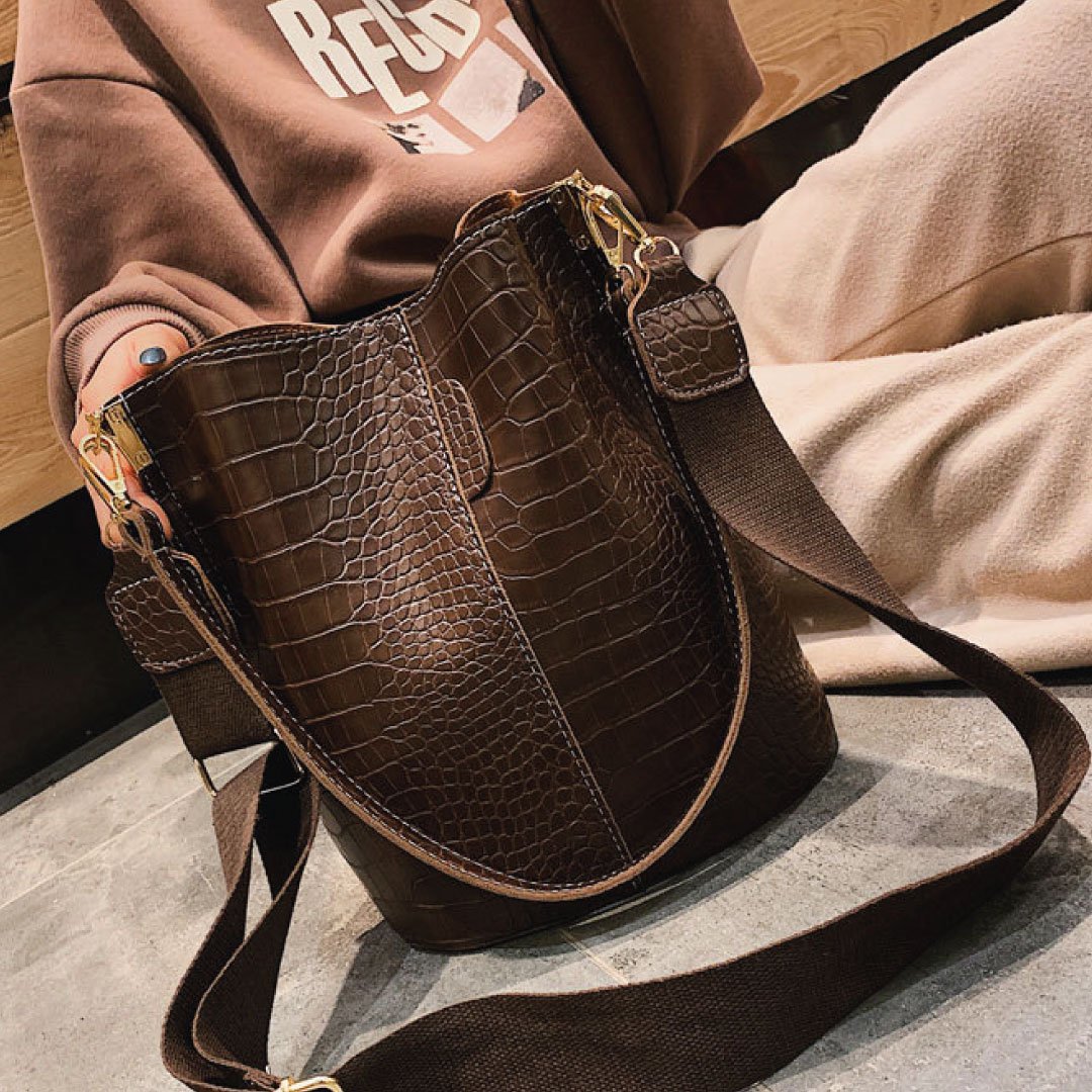 Blake Shoulder Bag -Chocolate Croc LadyShow.Store