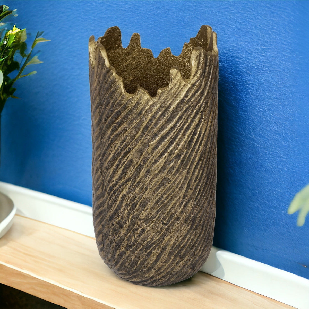 17" Gold Abstract Aluminum Table Vase LuxuryLifeWay Online Store