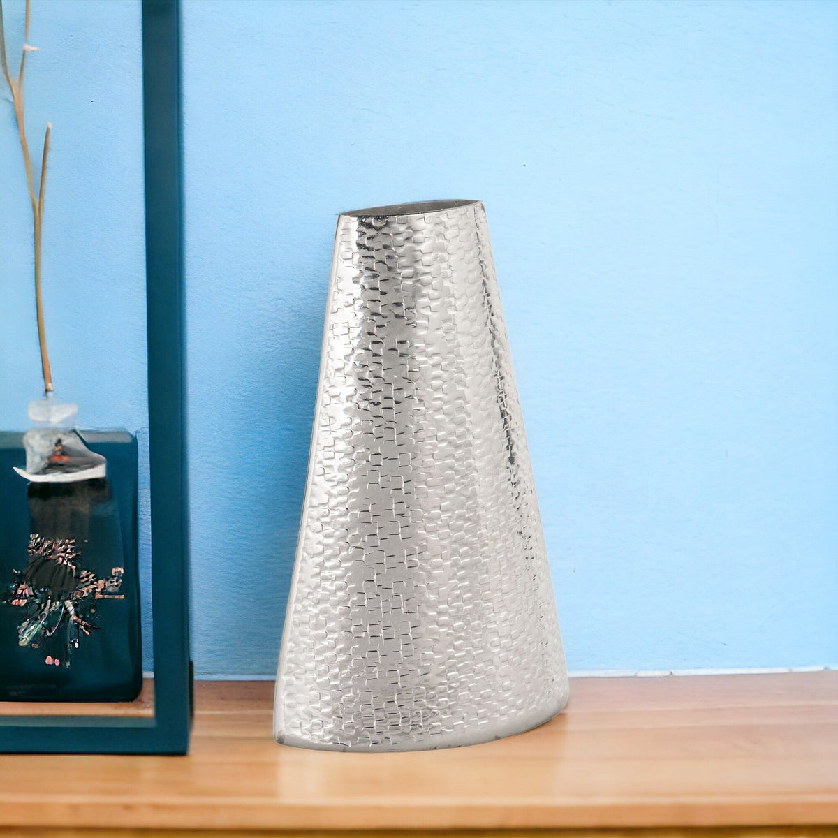 10" Silver Hammered Cone Aluminum Table Vase LuxuryLifeWay Online Store