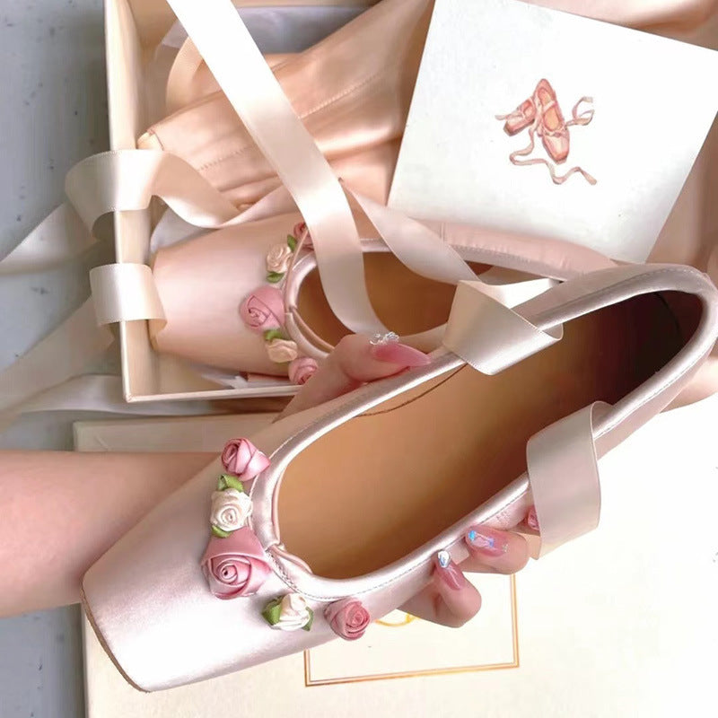 Women Wearing Ballet Shoes With Cross Straps LadyShow.Store