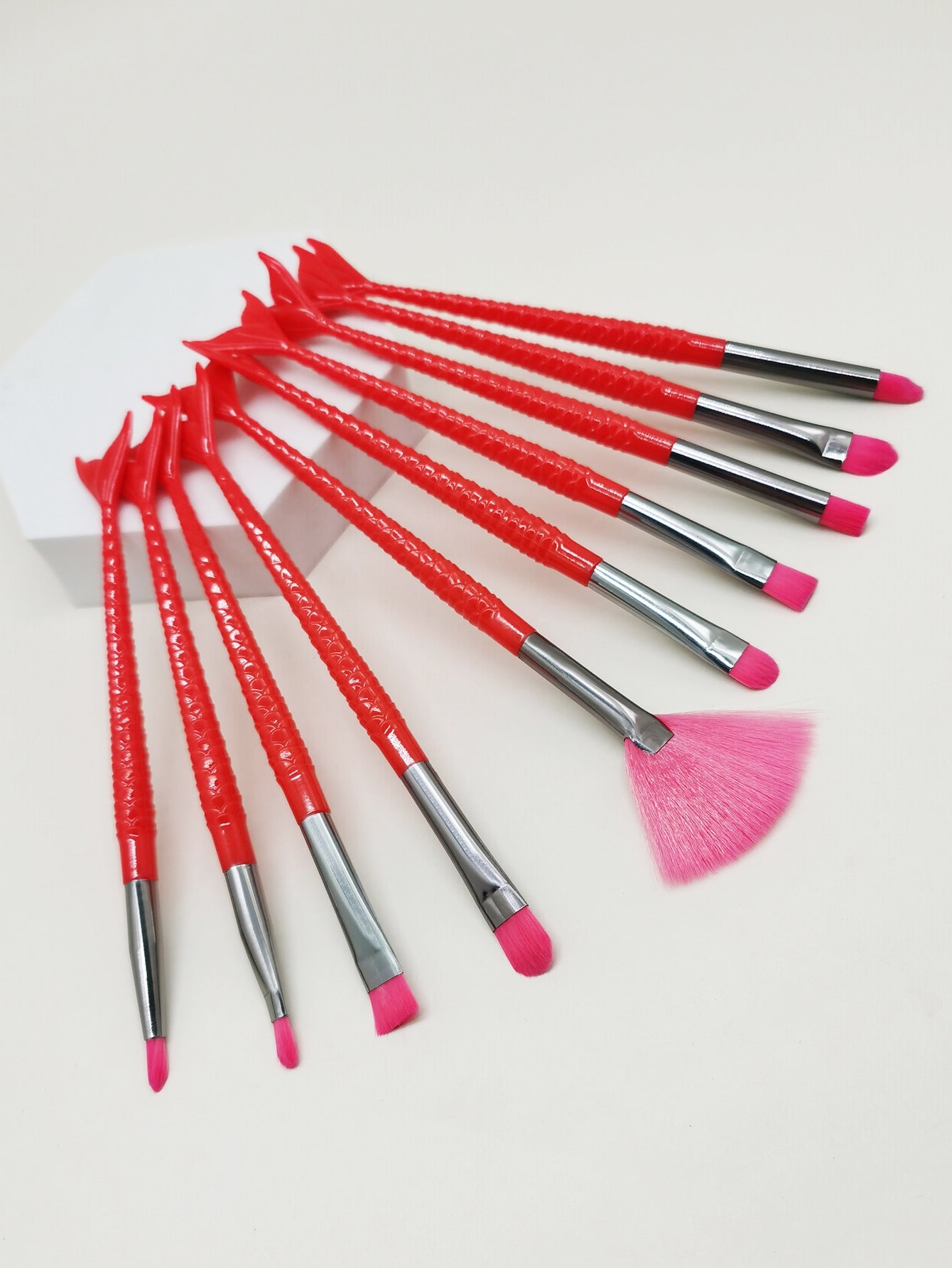 10 Mermaid Makeup Brush Tools