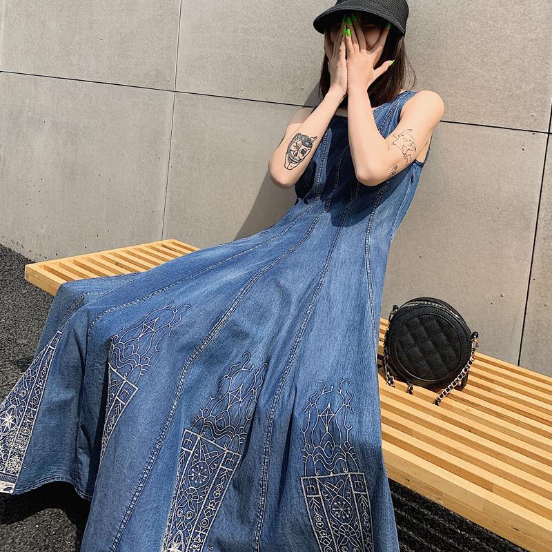 Sleeveless Summer Denim Dress with Thin Embroidery Pi-Mart