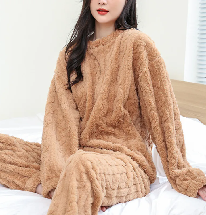 Winter Coral Velvet Pajama Set – Warm Pullover & Pants Pi-Mart