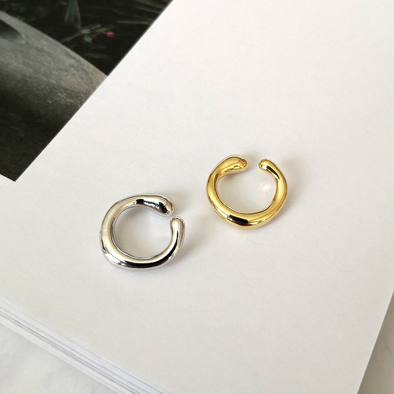 Metallic round earring