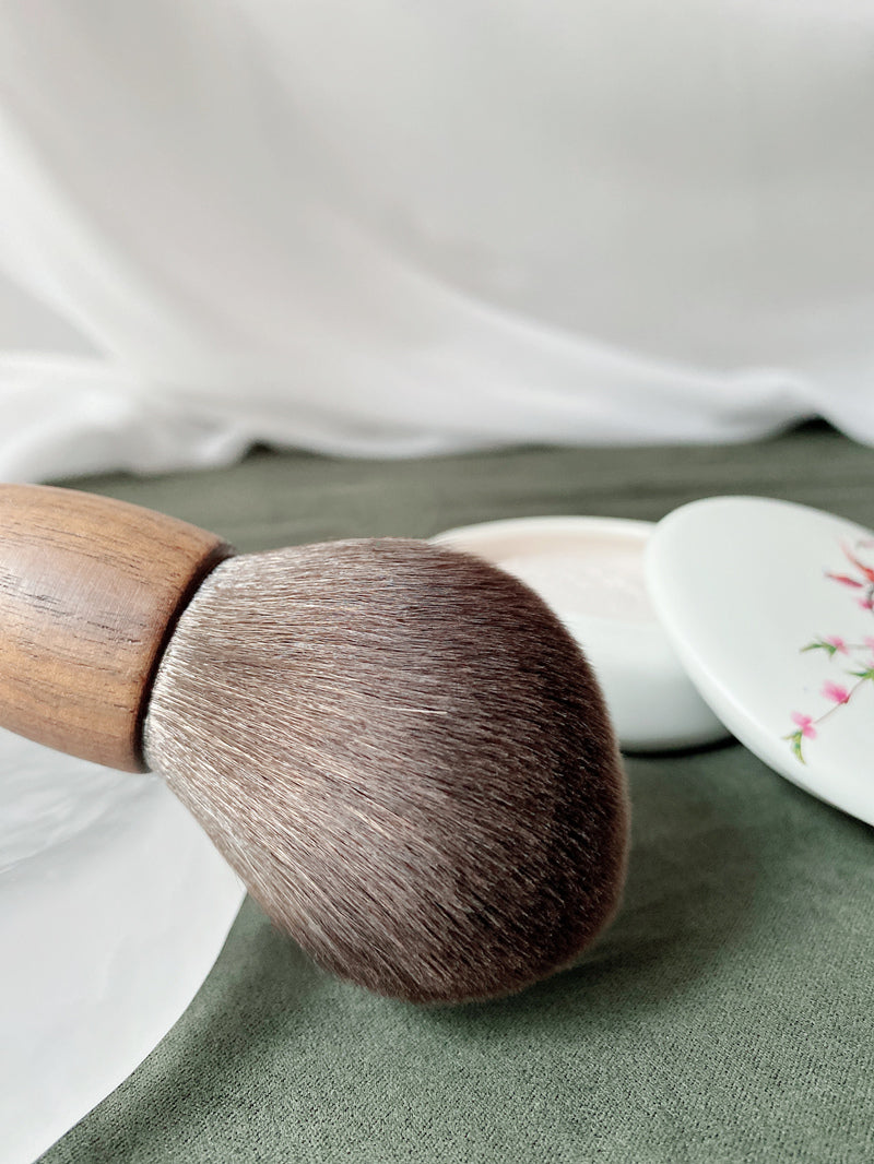 Walnut fiber hair makeup brush