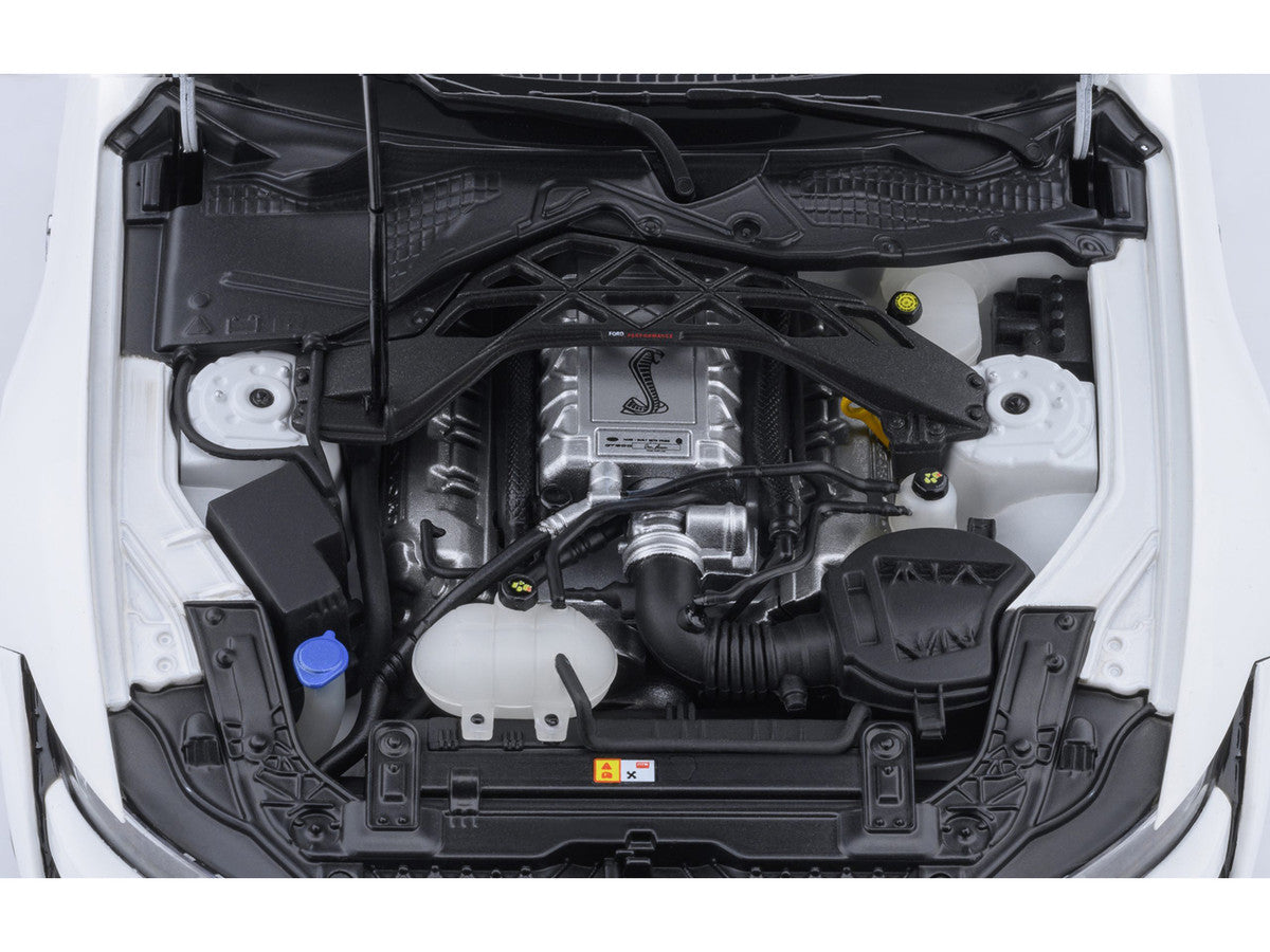 Ford Mustang Shelby GT500 Oxford White with Black Stripes 1/18 Model Car by Autoart LuxuryLifeWay Online Store