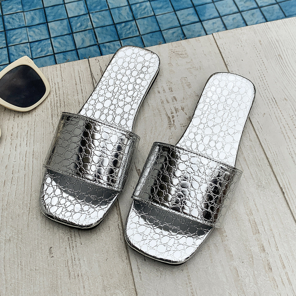 Fashion Crocodile-textured Slides Slippers Summer Square Toe Flat Sandals Summer Seaside Vacation Beach Shoes For Women CJD