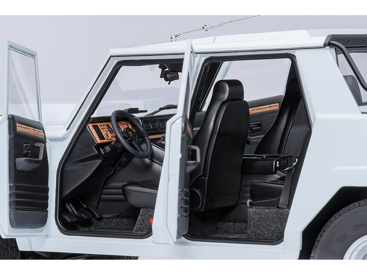 Lamborghini LM002 Bianco Polo Park White 1/18 Model Car by Autoart LuxuryLifeWay Online Store