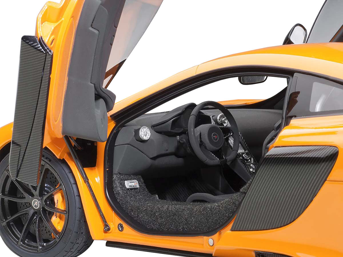Mclaren 675LT Mclaren Orange 1/18 Model Car by Autoart LuxuryLifeWay Online Store